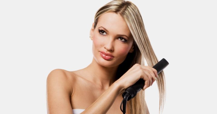 Come utilizzare la piastra per capelli per creare un'acconciatura liscia e lucente La piastra per capelli è uno strumento di bellezza versatile che può essere utilizzato per creare numerosi tipi di acconciature, tra cui i capelli lisci e lucenti. In questo articolo, ti mostreremo come utilizzarla correttamente per creare un'acconciatura di questo tipo. Passo 1: Prepara i capelli Il primo passo. Inizia lavando i capelli e asciugandoli accuratamente. Successivamente, applica un prodotto termoprotettivo sui capelli per proteggerli dal calore della piastra. Passo 2: Imposta la temperatura della piastra Il secondo passo è impostare la temperatura della piastra. Se hai i capelli sottili o delicati, imposta la temperatura a bassa o media. Se hai i capelli spessi e resistenti, imposta la temperatura a alta. Ricorda che è importante selezionare la temperatura giusta per il tuo tipo di capelli, in modo da evitare danni. Passo 3: Dividi i capelli in sezioni Il terzo passo è dividere i capelli in sezioni. Prendi una ciocca di capelli e fissala con una clip. Successivamente, prendi un'altra ciocca di capelli e ripeti l'operazione, fino a dividere tutti i capelli in sezioni. Questo renderà più facile lavorare sui capelli e creare un'acconciatura liscia e lucente. Passo 4: Utilizzo Il quarto passo è la messa in funzione della piastra; prendi una ciocca di capelli e posiziona la piastra vicino alle radici. Scorri lentamente la piastra lungo la ciocca, tenendo la piastra in posizione per alcuni secondi in corrispondenza delle punte. Ripeti l'operazione su tutte le ciocche di capelli, fino a ottenere l'acconciatura desiderata. Passo 5: Applica un prodotto per capelli lucenti Ciò aiuterà a mantenere l'acconciatura liscia e lucente per un periodo più lungo. Conclusioni In conclusione, la piastra per capelli è uno strumento di bellezza versatile che può essere utilizzato per creare un'acconciatura liscia e lucente. Ricorda, per utilizzarla correttamente la piastra per capelli, è importante preparare i capelli, impostare la temperatura giusta, dividere i capelli in sezioni e applicare un prodotto specifico. Non ci sono segreti particolari. Se sei alla ricerca della piastra per capelli giusta per le tue esigenze, visita il sito MigliorePiastraPerCapelli.it. Qui troverai una vasta selezione di piastre per capelli di qualità, adatte a soddisfare ogni esigenza e a prezzi convenienti. Inoltre, sul sito troverai anche molte altre informazioni utili su come scegliere la piastra per capelli giusta per te e su come utilizzarla in modo sicuro e prevenire i danni alla tua chioma.